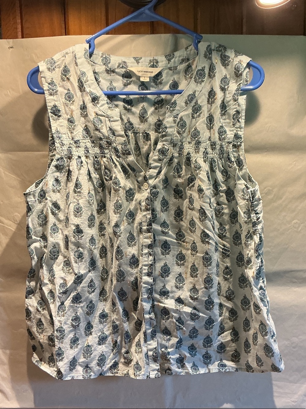 Lucky Brand Sleeveless Button-Front Cotton Top in White and Blue